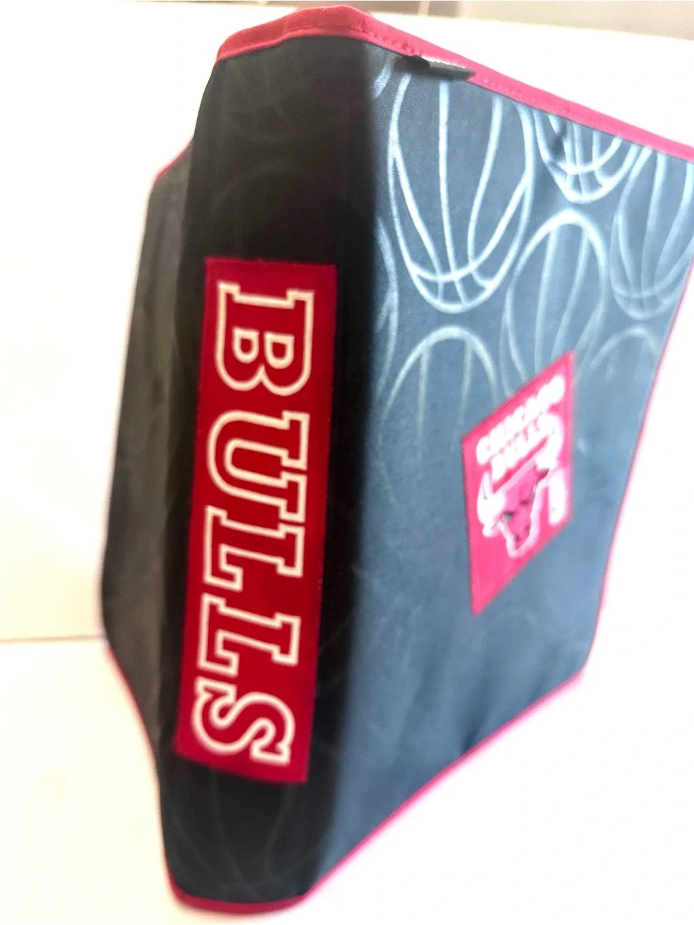 Vintage Chicago Bulls Zippered Binder Cover in Black and Red - NBA